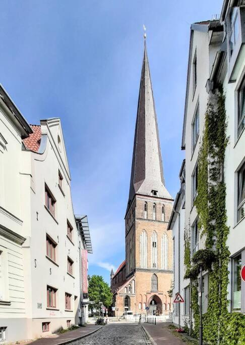 Ueber Den Daechern Der Altstadt Rostock Exterior photo